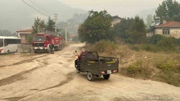 Bolu’daki orman yangınında 490 kişi tahliye edildi, söndürme çalışmaları sürüyor
