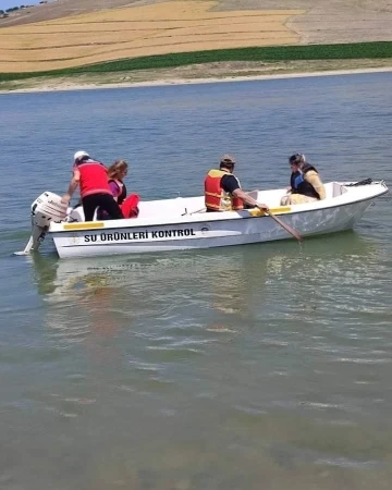 Bozkır Göleti’nde kaçak ağ operasyonu: 3 yasadışı ağ toplandı
