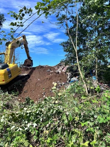 Çöpleri dere kenarına döküp üzerini kapatan Pazar Belediyesine ceza
