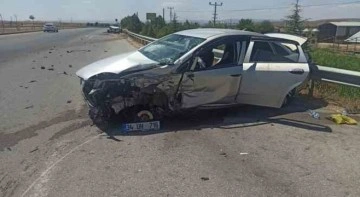 Çorum’da otomobil ile cip kavşakta çarpıştı: 4 yaralı