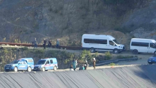 Defne yaprağı toplamak için gittiği ormanda kaybolan kadını jandarma buldu
