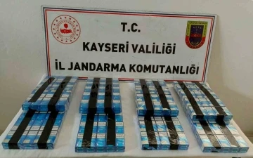 Durdurulan çekicide 400 paket kaçak sigara bulundu
