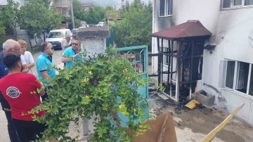 Elektrik panosundan çıkan yangın eve sıçramadan söndürüldü
