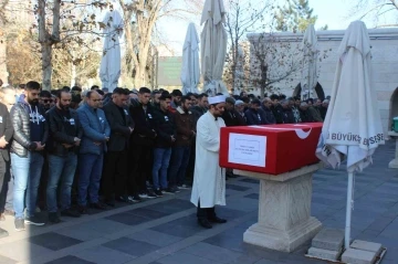 Evinde hayatını kaybeden emekli Astsubay toprağa verildi
