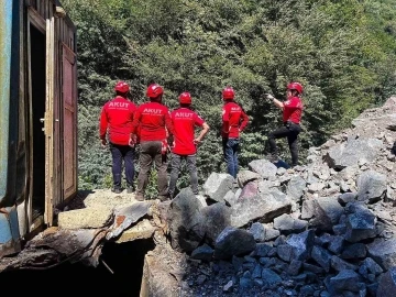 Giresun’da dere kenarında kadın cesedi bulundu
