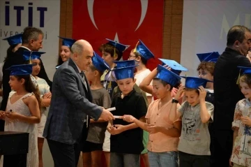 Hitit Çocuk Üniversitesi’nde mezuniyet heyecanı
