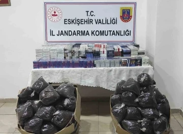 Kaçak sigara ve çayları satamadan jandarma yakaladı
