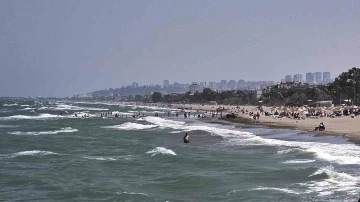 Karadeniz hırçınlaştı, “denize girmeyin” uyarısı yapıldı
