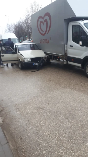 Kastamonu’da kamyonet ile otomobil çarpıştı: 1 yaralı
