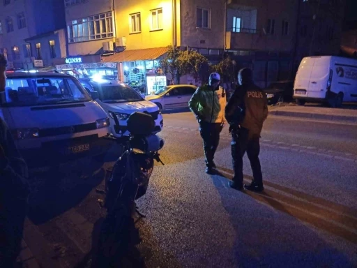 Konya’da motosiklet yayaya çarptı: 2 yaralı
