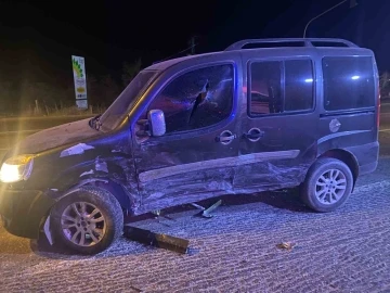 Konya’da otomobil ile hafif ticari araç çarpıştı: 5 yaralı
