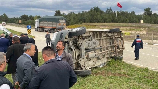 Öğrencileri taşıyan servis tırla çarpıştı: İlk belirlemelere göre 13 yaralı
