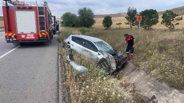 Otomobil su kanalına düştü, sürücü yaralandı
