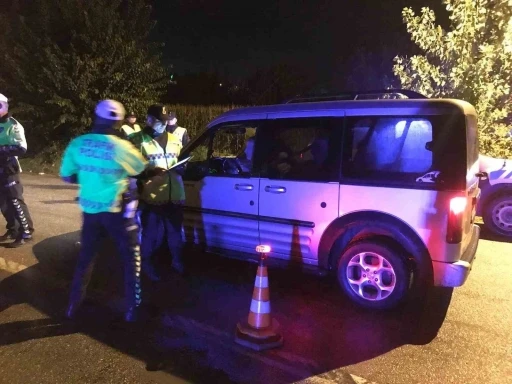 Polis ve jandarma ekiplerinden yollarda trafik denetimi
