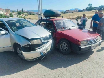 Safranbolu’da iki otomobil çarpıştı: 1 yaralı
