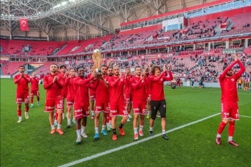 Şampiyon Samsunspor'a taraftarlardan ödül