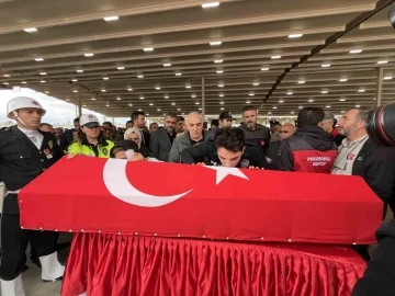 Şehit Polis Şeyda Yılmaz son yolculuğuna uğurlandı
