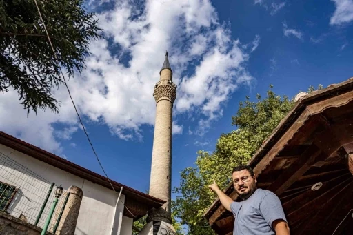 Sekiz asırlık cami aslına çevriliyor
