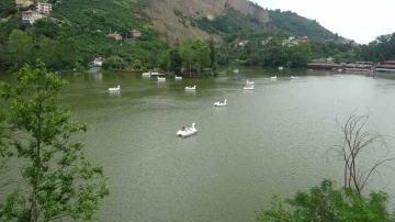 Sera Gölü’nde deniz bisikleti yoğunluğu
