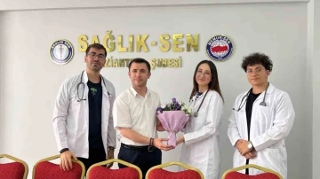 Tıp fakültesi öğrencilerinin ilk stetoskopu Sağlık Sen’den
