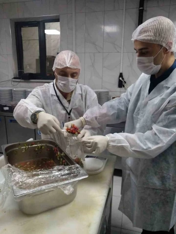 Toplu tüketim ve satış yapılan işletmelerden numuneler alındı
