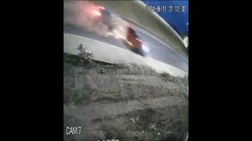 Zonguldak’ta iki aracın çarpıştığı kaza kamerada: 2 yaralı
